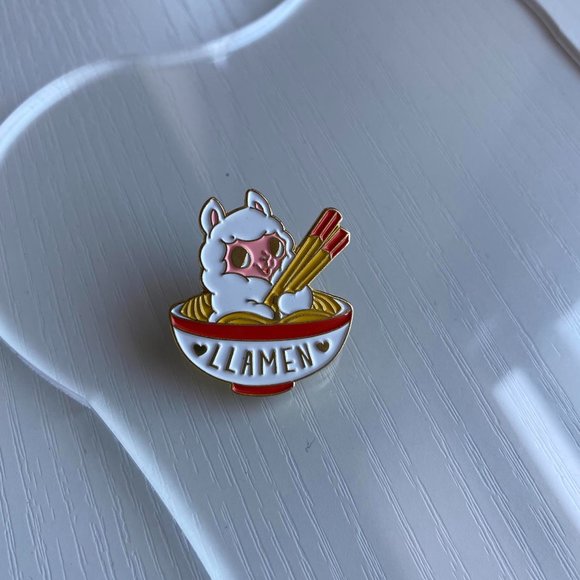 Jewelry - Cute Llamen Pin
